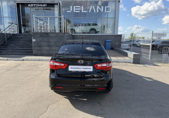 Подержанный автомобиль Kia Rio Sedan 2012 года (6 фото)