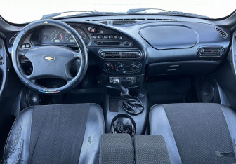 Подержанный автомобиль Chevrolet Niva 2008 года (10 фото)