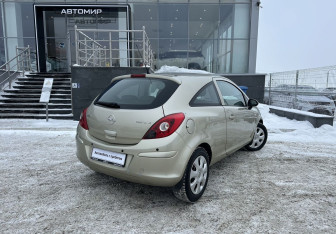 Подержанный автомобиль Opel Corsa 2008 года (5 фото)