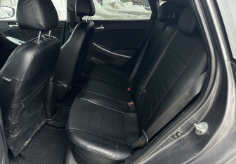 Подержанный автомобиль Hyundai Solaris Hatchback 2012 года (12 фото)