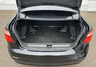 Подержанный автомобиль Lifan Solano 2018 года (15 фото)