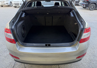 Подержанный автомобиль Skoda Octavia Liftback 2013 года (13 фото)