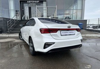 Подержанный автомобиль Kia Cerato Sedan 2019 года (7 фото)