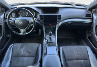 Подержанный автомобиль Honda Accord Sedan 2011 года (10 фото)