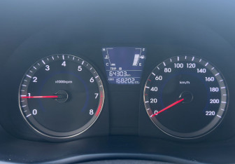 Подержанный автомобиль Hyundai Solaris Sedan 2011 года (9 фото)