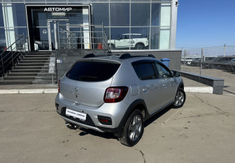 Подержанный автомобиль Renault Sandero 2020 года (5 фото)