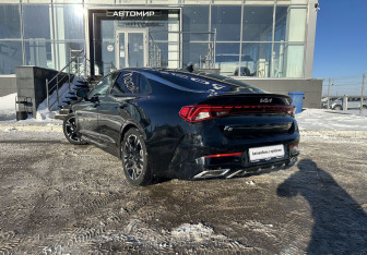 Подержанный автомобиль Kia K5 2021 года (7 фото)