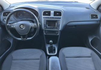 Подержанный автомобиль Volkswagen Polo Sedan 2016 года (10 фото)
