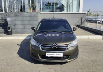 Подержанный автомобиль Citroen C4 Sedan 2013 года (2 фото)