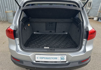 Подержанный автомобиль Volkswagen Tiguan 2012 года (15 фото)
