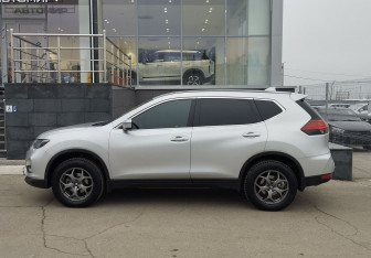 Подержанный автомобиль Nissan X-Trail 2020 года (8 фото)