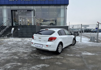 Подержанный автомобиль Chevrolet Cruze Hatchback 2012 года (5 фото)