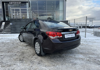 Подержанный автомобиль Chevrolet Cruze Sedan 2014 года (7 фото)
