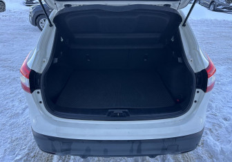 Подержанный автомобиль Nissan Qashqai 2018 года (15 фото)