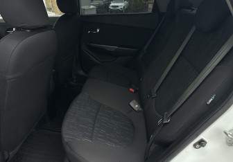 Подержанный автомобиль Kia Rio Sedan 2012 года (12 фото)