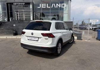 Подержанный автомобиль Volkswagen Tiguan 2017 года (5 фото)