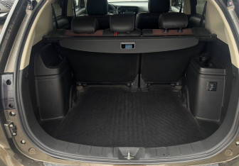 Подержанный автомобиль Mitsubishi Outlander 2018 года (15 фото)