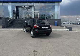 Подержанный автомобиль Nissan Qashqai 2013 года (7 фото)