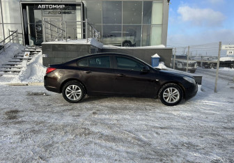 Подержанный автомобиль Opel Insignia Sedan 2012 года (4 фото)