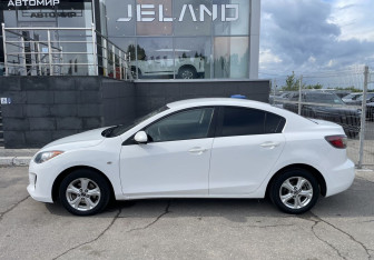 Подержанный автомобиль Mazda 3 Sedan 2012 года (8 фото)