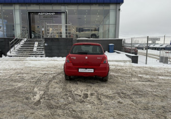 Подержанный автомобиль Suzuki Swift Hatchback 2008 года (6 фото)
