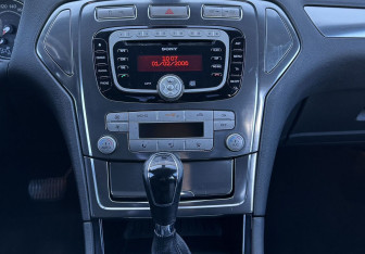 Подержанный автомобиль Ford Mondeo Sedan 2010 года (11 фото)