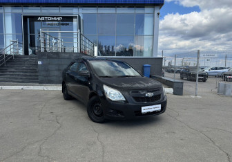Подержанный автомобиль Chevrolet Cobalt Sedan 2013 года (3 фото)