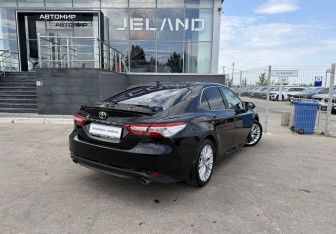 Подержанный автомобиль Toyota Camry Sedan 2019 года (5 фото)