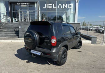 Подержанный автомобиль Chevrolet Niva 2012 года (5 фото)