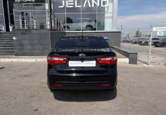 Подержанный автомобиль Kia Rio Sedan 2014 года (6 фото)