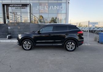 Подержанный автомобиль Geely Atlas 2019 года (8 фото)