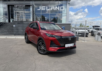 Подержанный автомобиль Changan UNI-S 2024 года (3 фото)