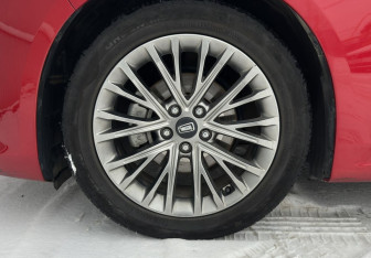 Подержанный автомобиль FAW Bestune B70 2023 года (14 фото)