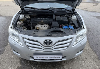 Подержанный автомобиль Toyota Camry Sedan 2009 года (13 фото)