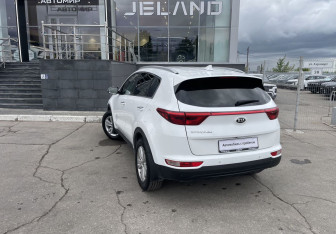 Подержанный автомобиль Kia Sportage 2018 года (7 фото)