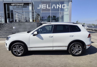 Подержанный автомобиль Volkswagen Touareg 2016 года (8 фото)