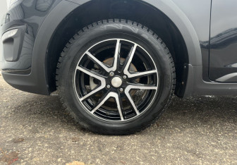 Подержанный автомобиль Kia Rio Hatchback 2019 года (14 фото)