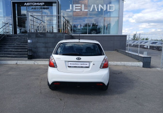 Подержанный автомобиль Kia Rio Sedan 2011 года (6 фото)