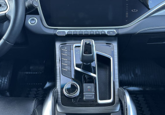 Подержанный автомобиль Geely Atlas Pro 2024 года (11 фото)