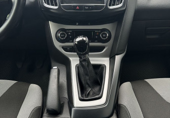 Подержанный автомобиль Ford Focus Sedan 2013 года (11 фото)