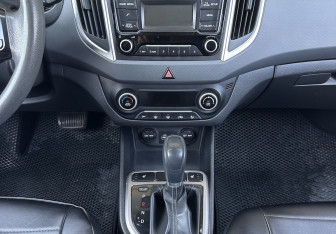 Подержанный автомобиль Hyundai Creta 2016 года (11 фото)