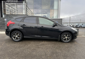 Подержанный автомобиль Ford Focus Hatchback 2014 года (4 фото)