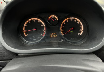 Подержанный автомобиль Opel Corsa 2008 года (9 фото)