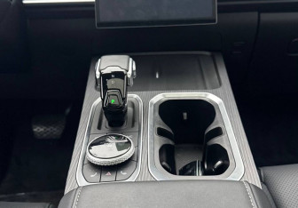 Подержанный автомобиль Jaecoo J7 2025 года (11 фото)