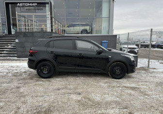 Подержанный автомобиль Kia Rio Hatchback 2021 года (4 фото)