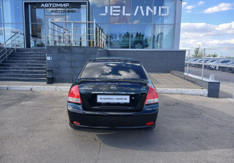 Подержанный автомобиль Kia Cerato Sedan 2006 года (6 фото)