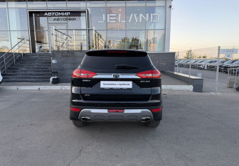 Подержанный автомобиль Geely Atlas 2019 года (6 фото)