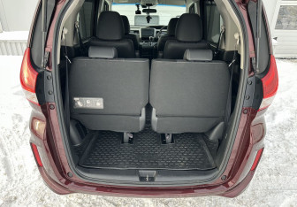 Подержанный автомобиль Honda Freed 2017 года (16 фото)