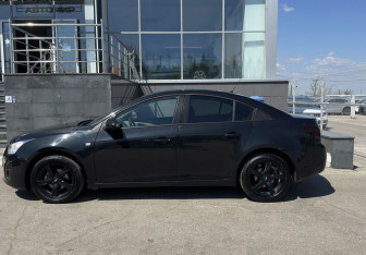 Подержанный автомобиль Chevrolet Cruze Sedan 2013 года (8 фото)
