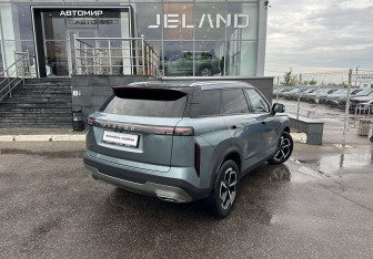 Подержанный автомобиль Jaecoo J7 2024 года (5 фото)